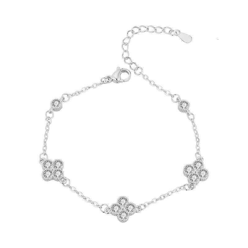 Super Shiny Full Dia Four-Leaf Clover Bracelet for Women, Ins Style, Light , Niche, Exquisite Bracelet, Elegant, Versatile, High-End Feel Jewelry