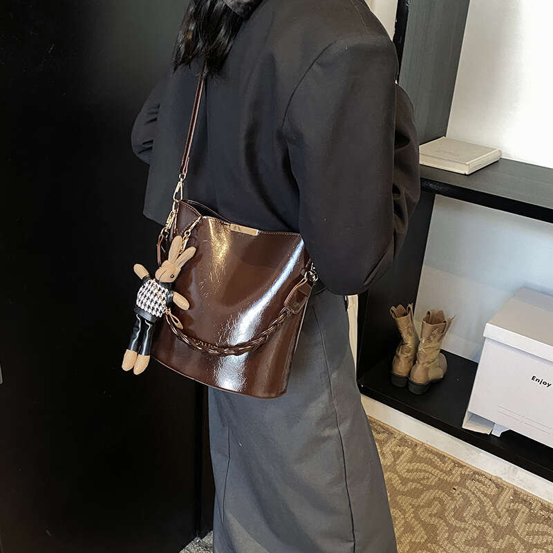 Unique Design Trendy Single Shoulder for Women 2025 New Textured Bucket Handbag Crossbody Bag