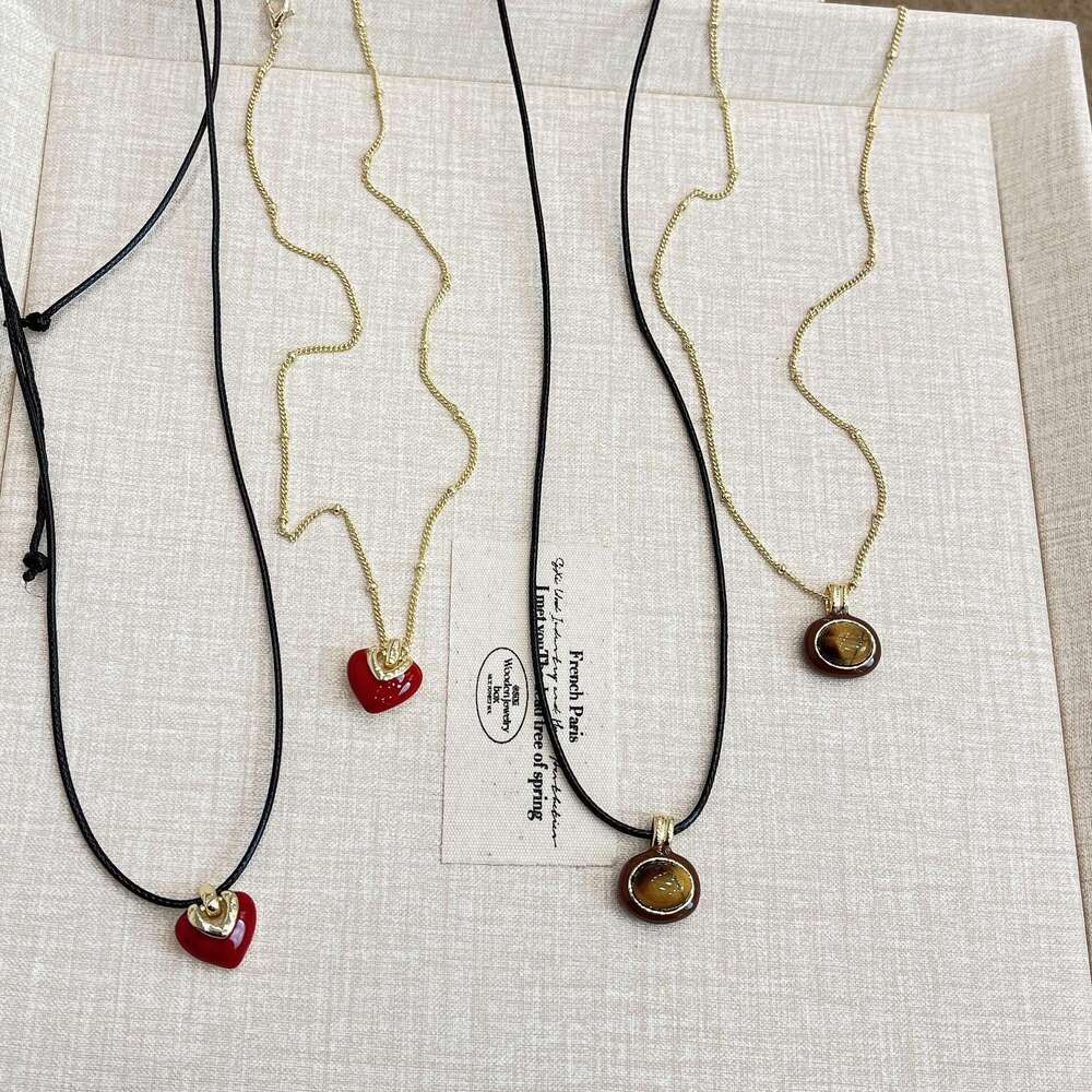 Autumn Winter Tiger Eye Stone Leather Cord Pull Necklace for Women, Melad Yadan Style Long Sweater Chain, Simple Fashion Clavicle Chain 383