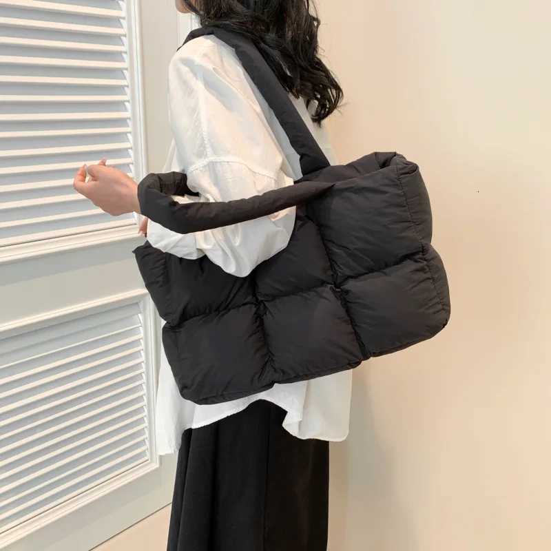 2024 Quilted Puffy Shoulder Bags Designer Space Cotton Tote Bags Large Capacity Winter Handbags Shopping Tote Bags Y250730