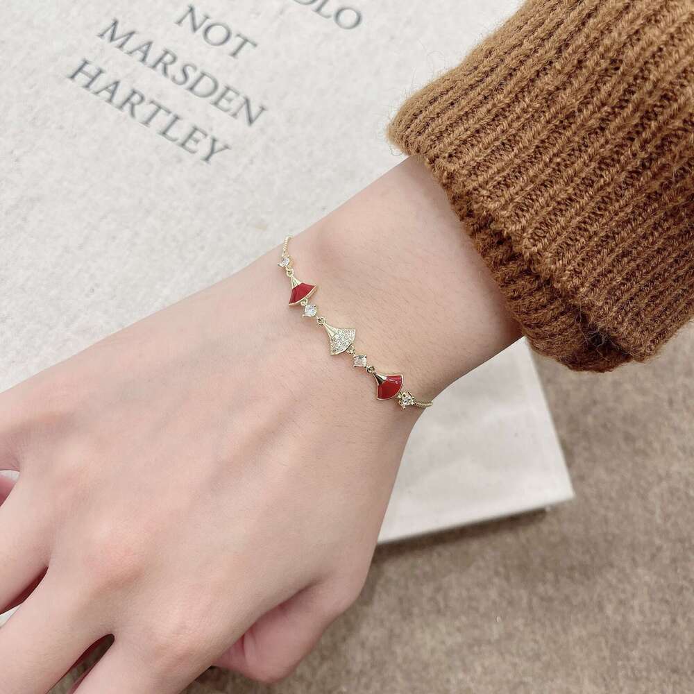 Autumn Winter Ancora Red Inlaid Dia Fan-shaped Oil Drop Mini Dress Pull-out Bracelet for Women Light Niche Exquisite Jewelry fa6