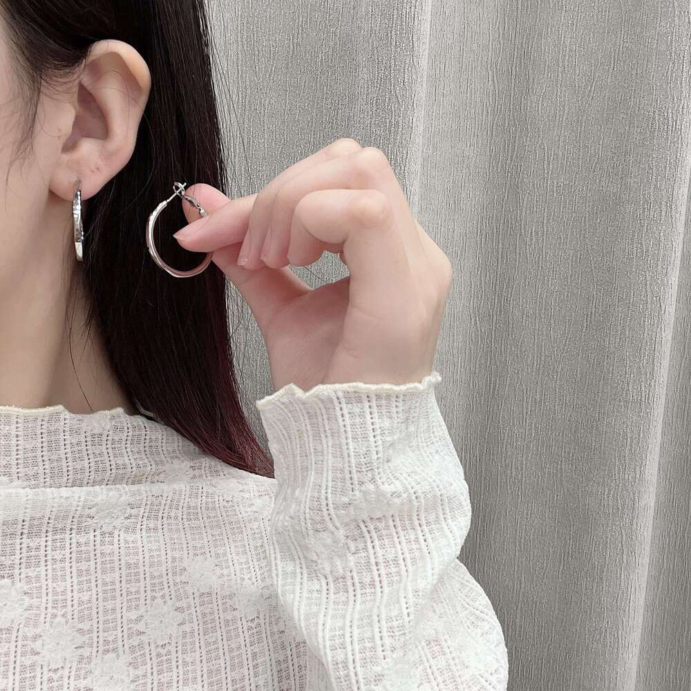 TikTok Rose Style French Metal Hoop Adjustable Elegant Versatile 2025 Spring New Earrings 6ab