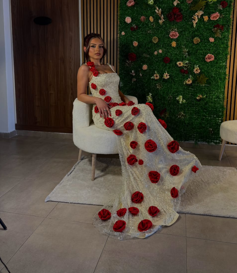 Elegant Prom Dresses Red 3D Floral Appliques Sleeveless Lace-Up Court Gown Floor-Length Custom Made Formal Party Dress Vestido De Noite