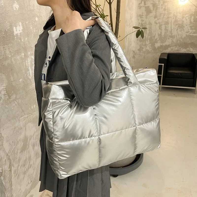 Large Capacity Tote Designer Sier Padded Handbags Fi Quilted Shoulder Bag Black Down Cotton Bag Nylon Shopping Bag Y250730