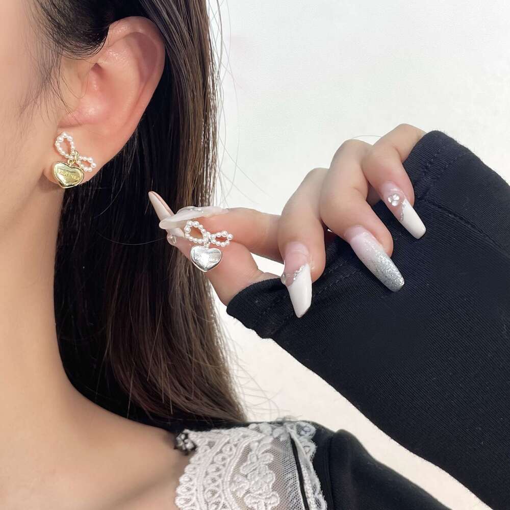 Korean Style New Elegant Pearl Bowknot Metal Feel Exquisite Heart Earrings Light Fashion Versatile Ear Jewelry dd5