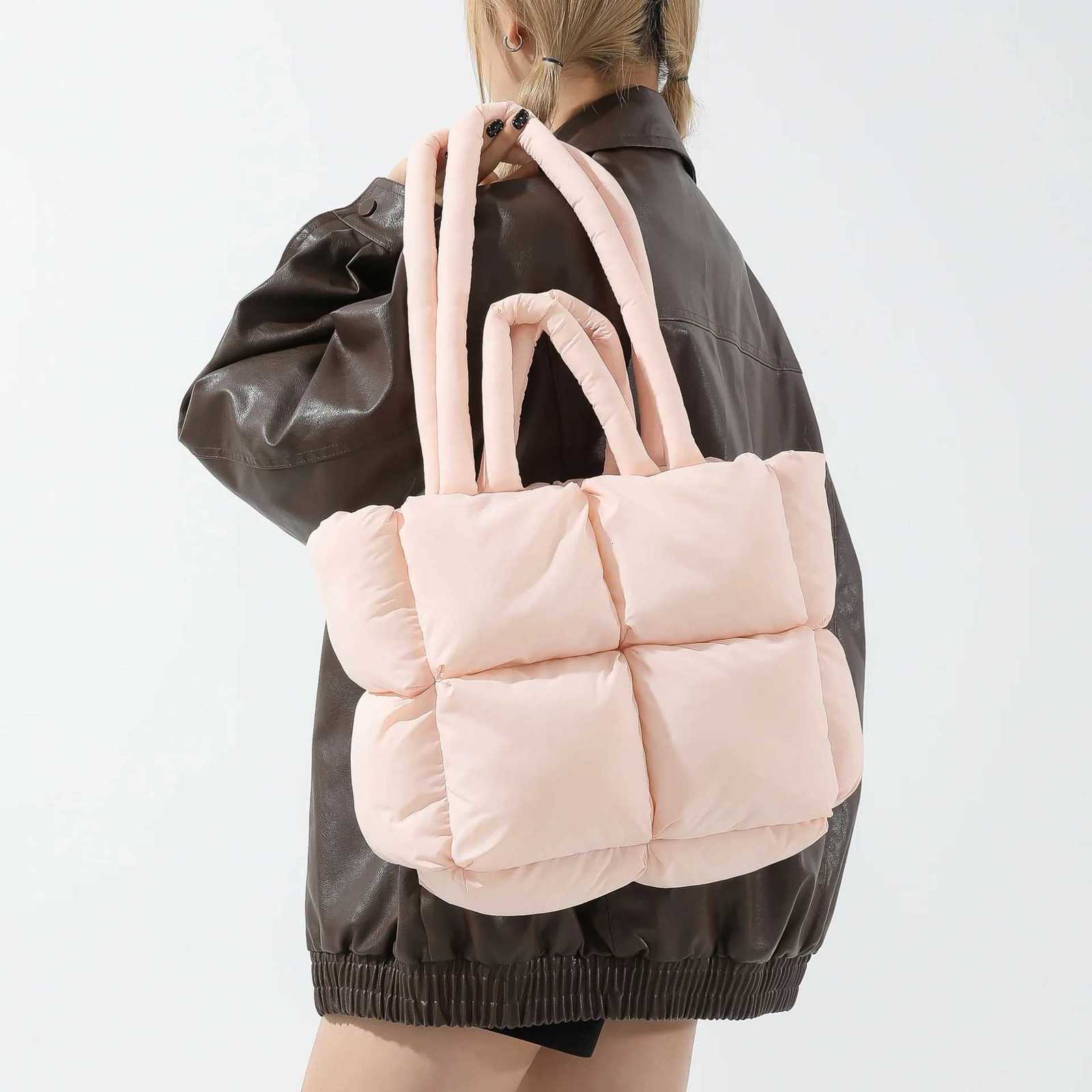 5 Soft Puffer Tote Bag Designer Quilted Wen Shoulder Bags Nyl Padded Lady Handbags Down Cott Warm Winter Shopper Bag Y250730