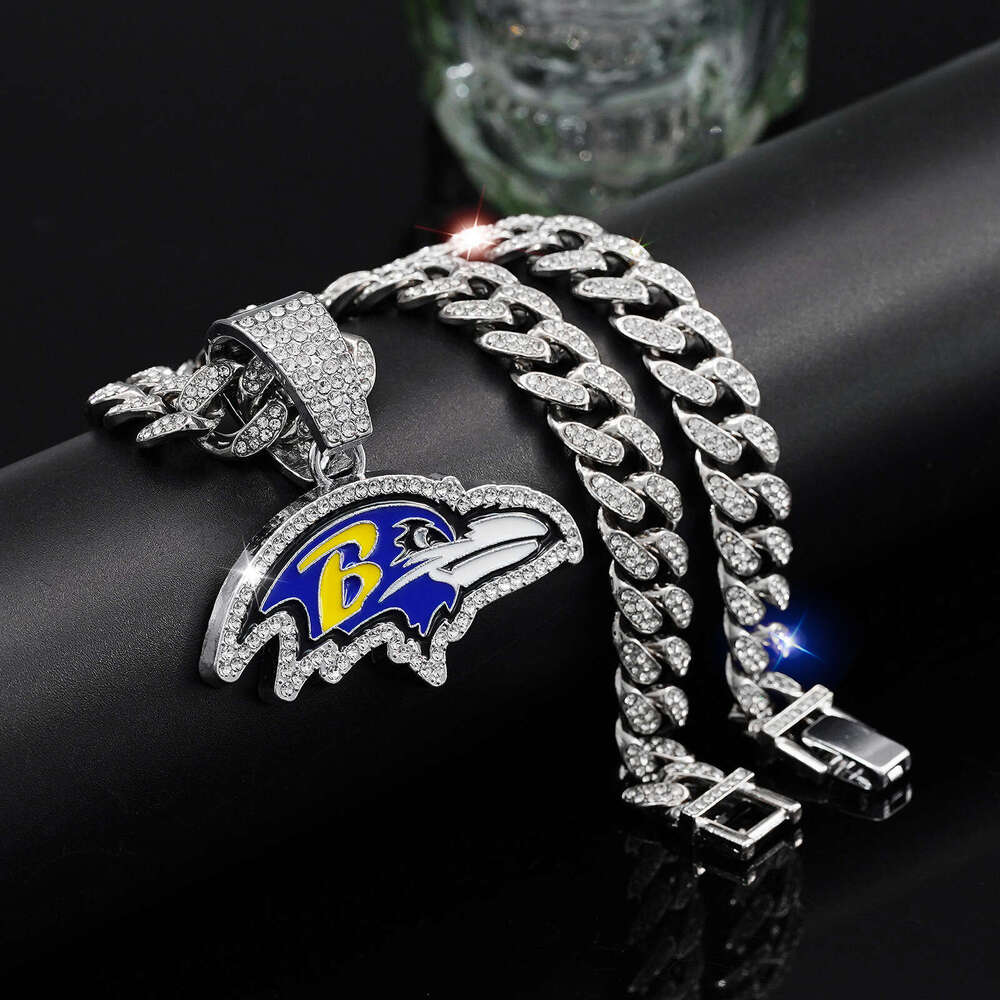 Hot Selling Unisex Personality Dia Pendant Fashion Hip-Hop Style Eagle Head Letter Necklace Jewelry