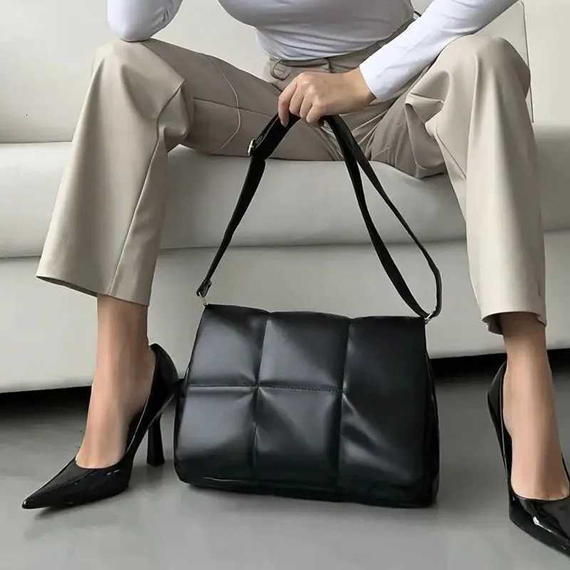 2023 Wens Padded Shoulder Bag Luxury Soft PU Leather Crossbody Bags for Women Luxury Designer Ladies Cute Purses and Handbags Y250730