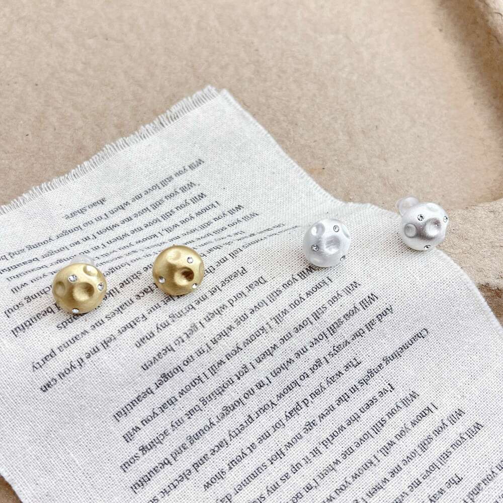 Gold Brushed Irregular Stud for Women, Elegant Unique High-end Style, Chic Micro-inlaid Earrings aa2