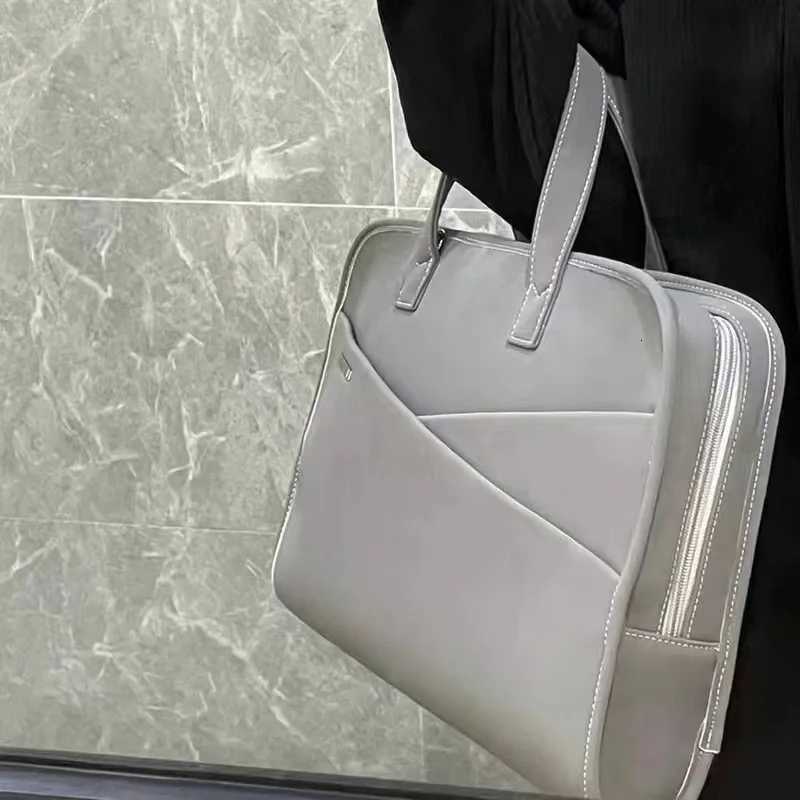 The laptop bag is suitable for Apple 14-inch Lenovo Xiaoxin 15.6 and customer documents. y250730