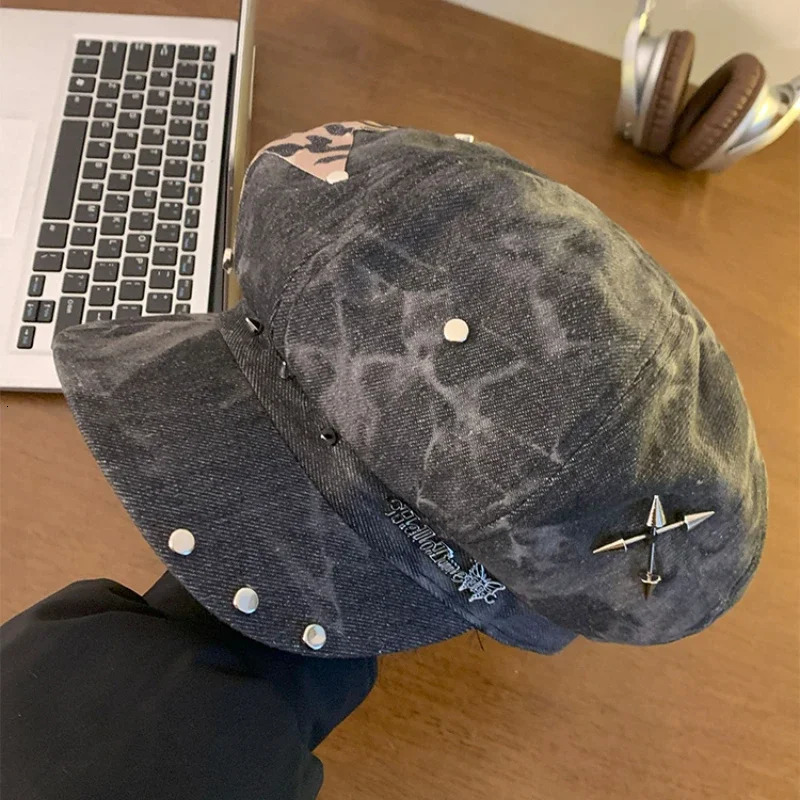 American Punk Style Rivet Star n Octagonal Hats for Women Spring and Autumn Casual Versatile Retro Washed Denim Berets Cap 250729