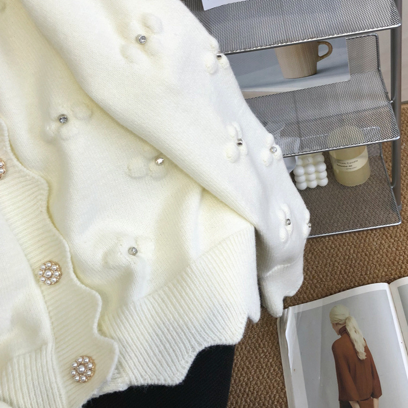 2025 Early Autumn New Women's White Socialite Embroidered Knit Cardigan Floral Sweater Coat Spring New Outerwear