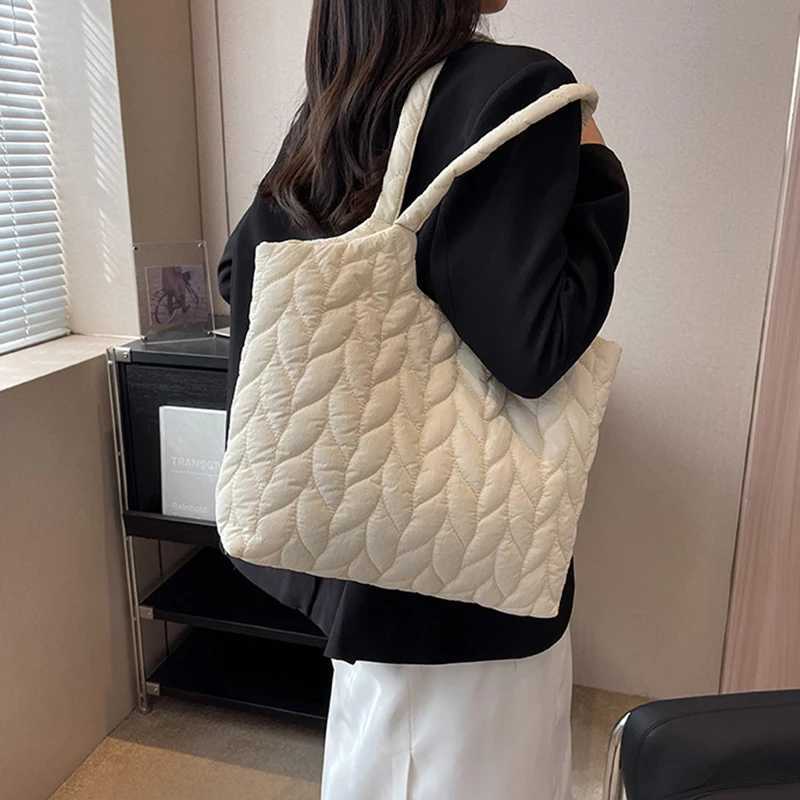 Lingge Embroidered Thread Wens Bag New Small Design Sense Handbag Simple And Large Capacity Shoulder Fabric Bag Y250730