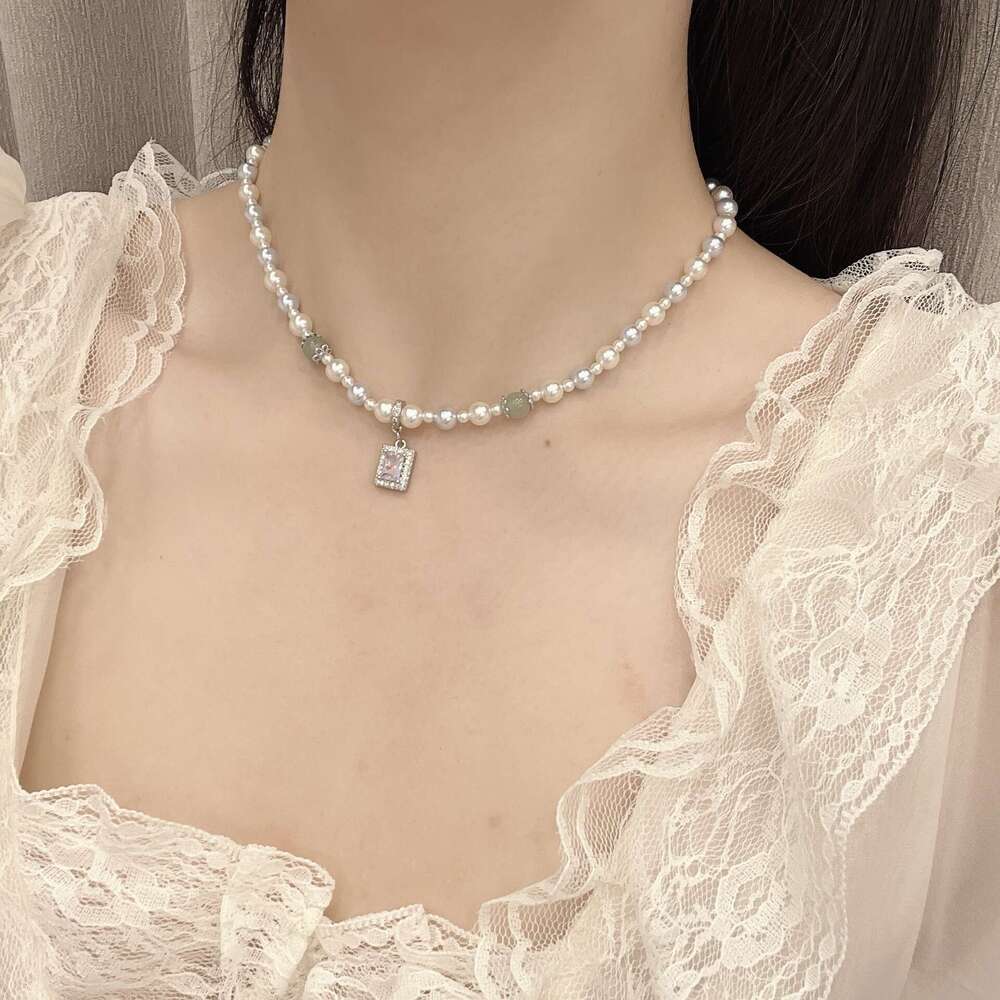 2025 New Fashion Fresh Shijia Sier Gray Pearl Necklace High Gloss Splicing Niche Design Collarbone Chain 9e8