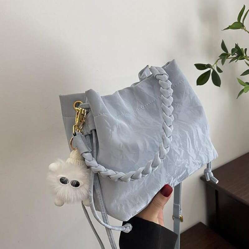 Trendy and Unique Pink for Women 2025 New Versatile Crossbody Fashion Handbag Bucket Bag