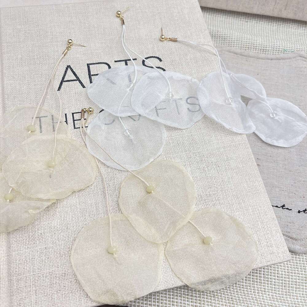 TikTok Light Elegant Beach Vacation Style Earrings Atmosphere Yellow and White Transparent Petal Shape e2f