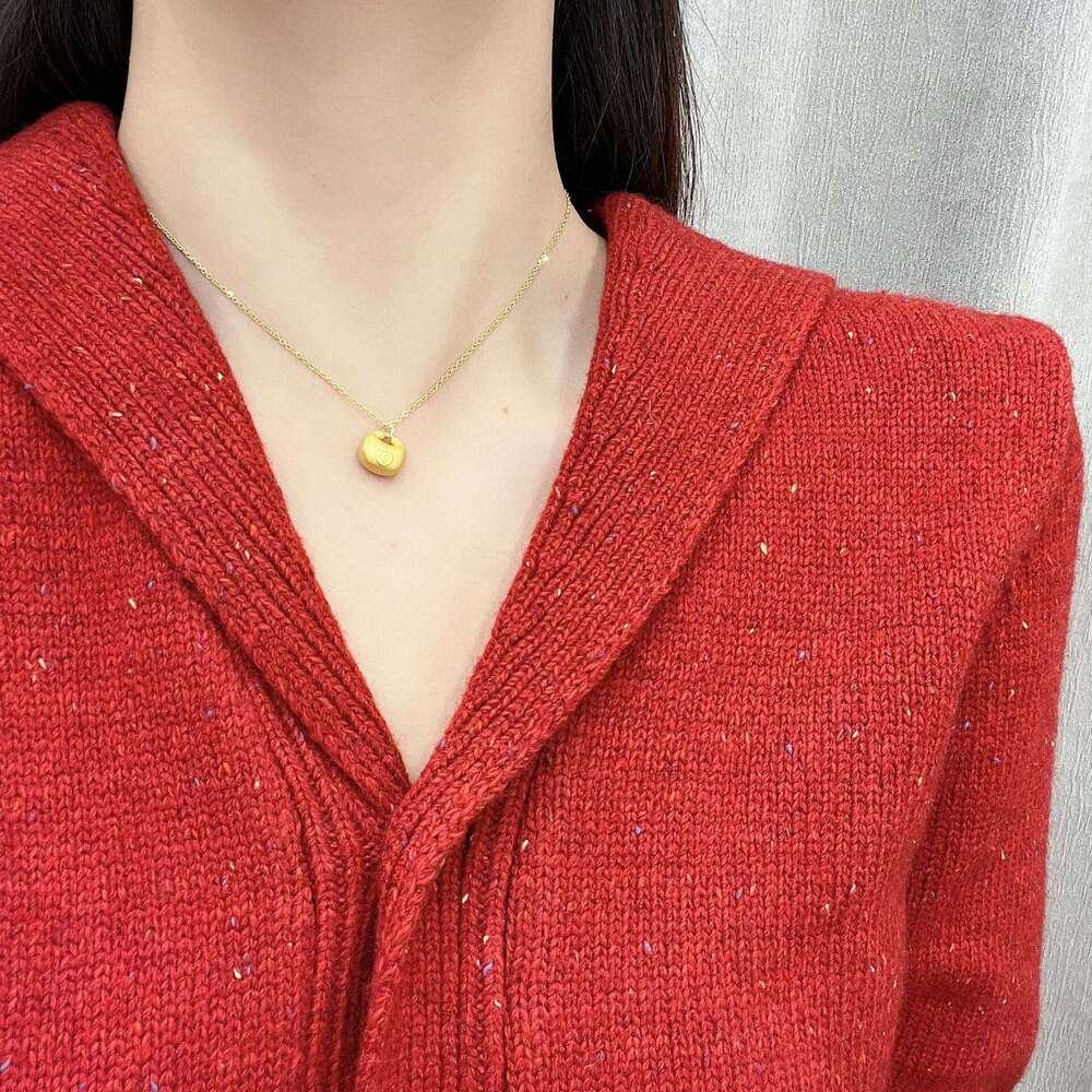 Acacia Bean Necklace Women, Collarbone Chain, Internet Celebrity Simple Elegant High-End Gold 2024 New Style, Cool and Versatile for Women 96c