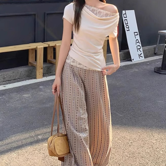 2025 new lace patch fake two-piece short sleeved T-shirt for women's S summer design sense ruffled off shoulder top, new designer T-shirt
