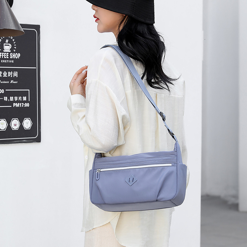 Colorful Fox New Women's Shoulder Korean Version Simple Large Capacity Crossbody Water-Resistant Nylon Bag ddmymoon