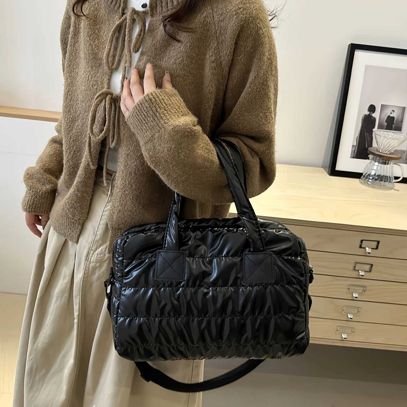 2024 Large Capacity Tote Bag Zipper Closure Detachable Strap Mtiway Carry Crossbody Shoulder Handbag for Work Travel Y250730
