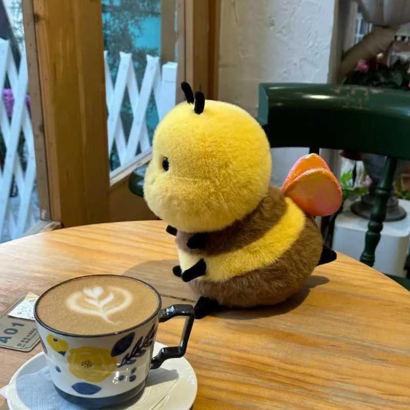Lovely Bee Plush Pillows Stuffed Cartoon Animals Plushie Super Soft Hugging Pillow Bedding Sleeping Cute Birthday Gifts for Kids X250730