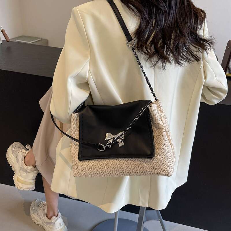 Design Sense Large Capacity for Women 2025 New Fashionable Straw Color-Block Single Shoulder Underarm Chain Bag