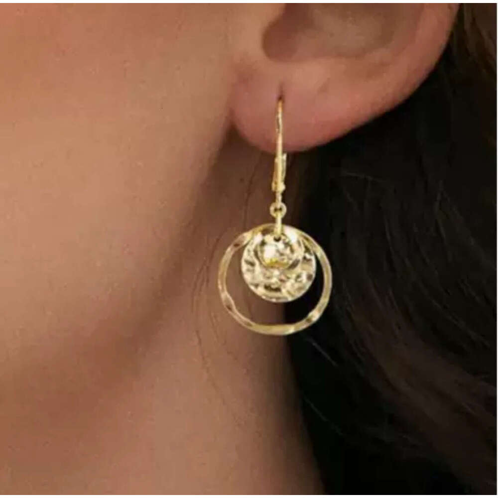 New Fashion Geometric Round Design Light Women's Earrings Commuting Versatile