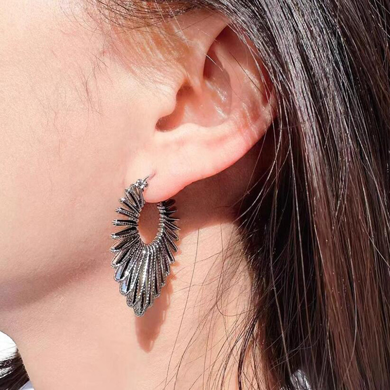 New Women's Peach Heart Earrings With Free Shipping Designer Luxury Jewelry European And American Lines Personalized Luxury Fashion Metal Earring