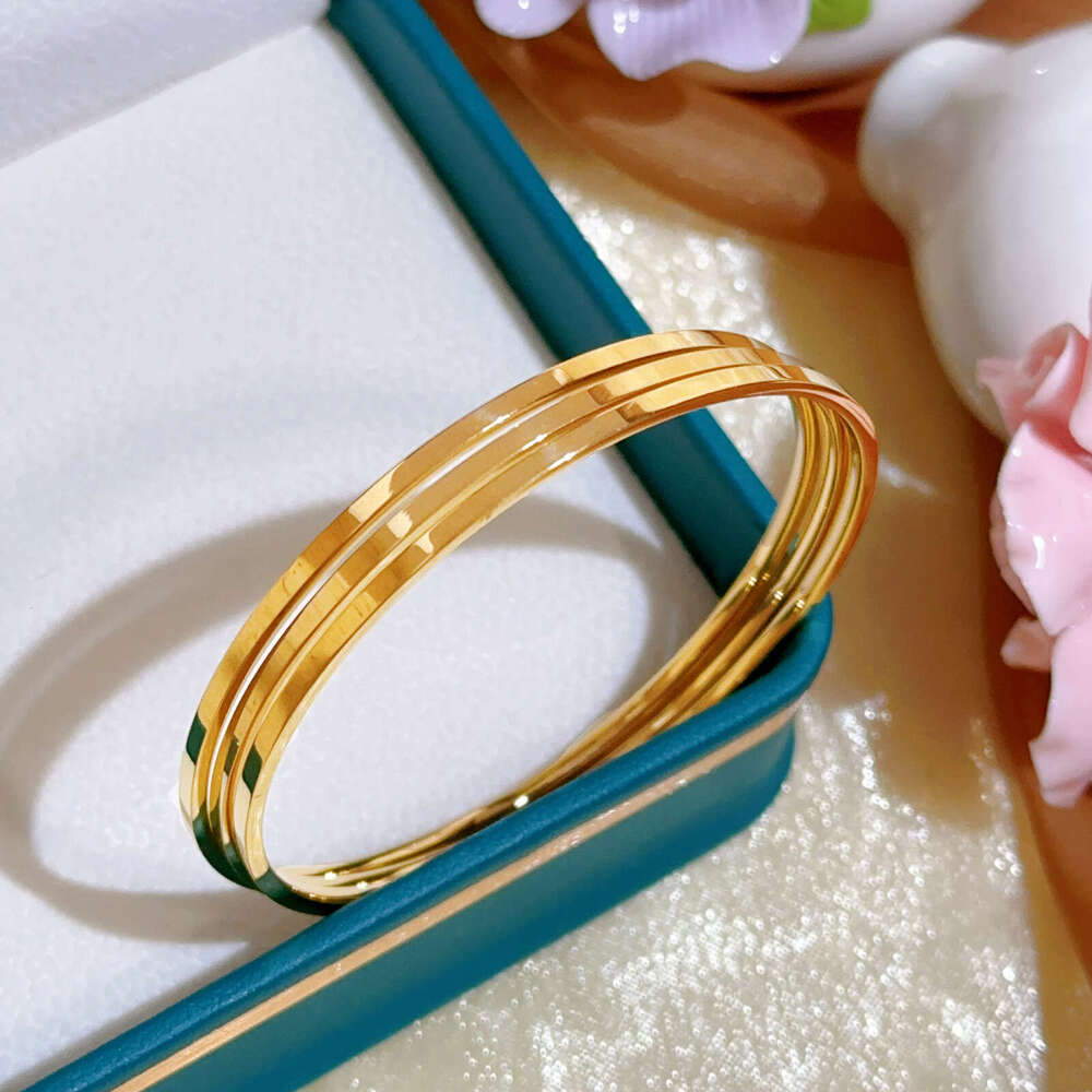 Fashion Light Exaggerated for Women Titanium Steel Non-Fading Mirror Round Circle Bracelet Personality Simple Jewelry