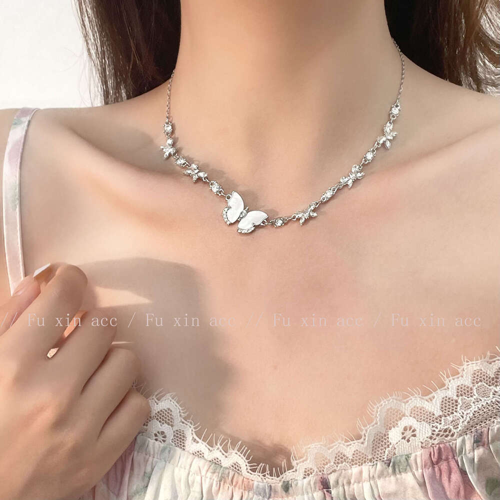 French Elegant Dia-Encrusted Butterfly Necklace High-End Clavicle Chain Accessory Simple Light Niche Design Choker 589