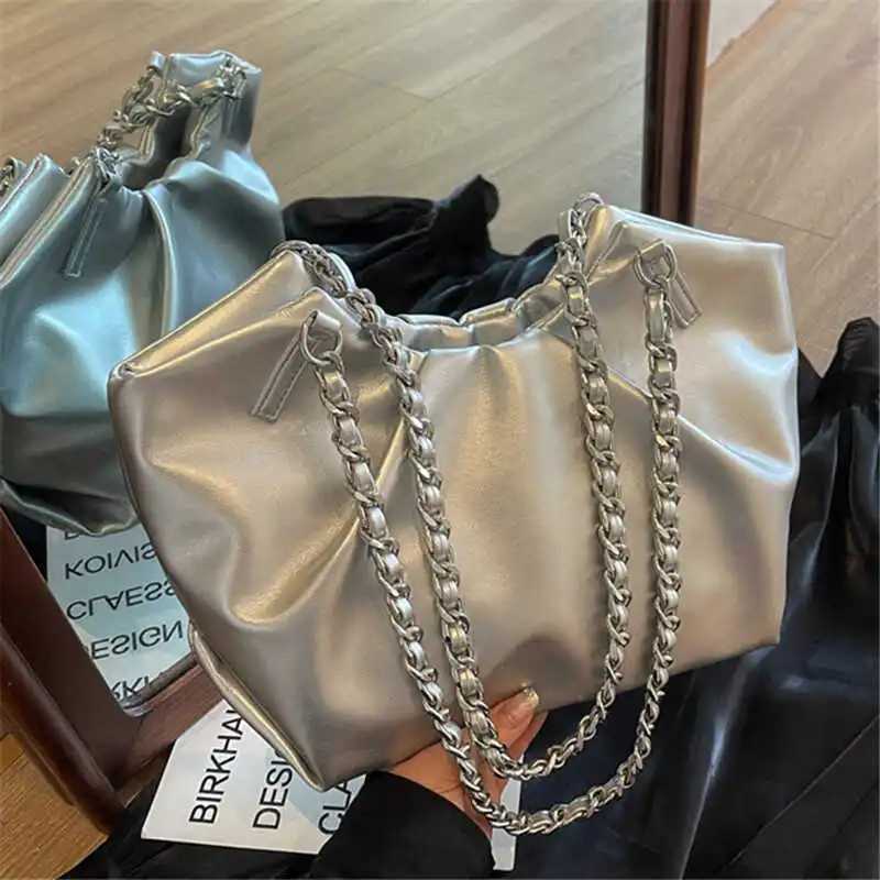 Silver Folded Chain Link Womens Crossbody Bag Urban mat Sle Soft Surface Zipper Closure Cloud Bag Trendy Summer 2024 Y250729