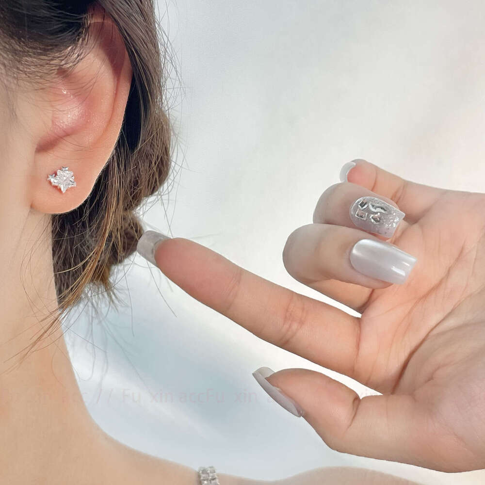 Zircon Tassel Artistic Personality Star Small Earrings for Women New Niche Design High-end Light Ear Jewelry 3c5