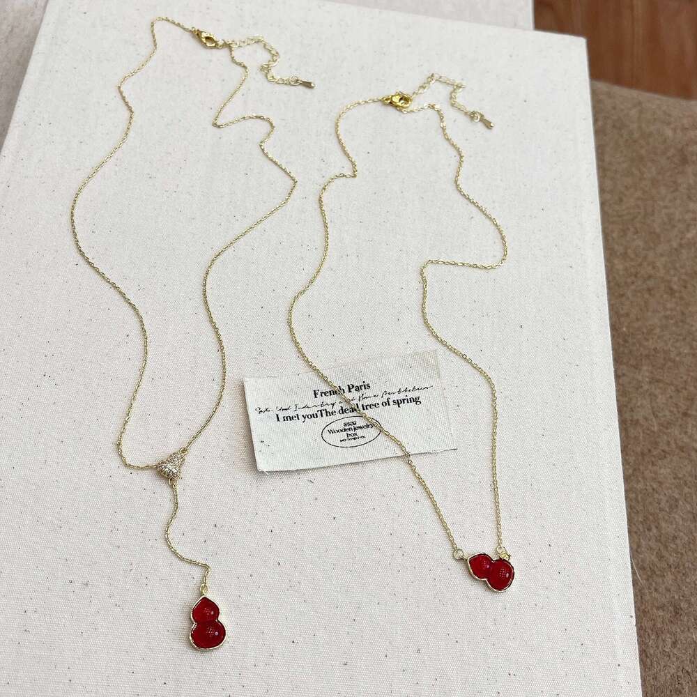 Gourd Sweater Chain Light High-End Elegant Versatile Unique Necklace 2024 New Women's Accessories Autumn Winter d5d