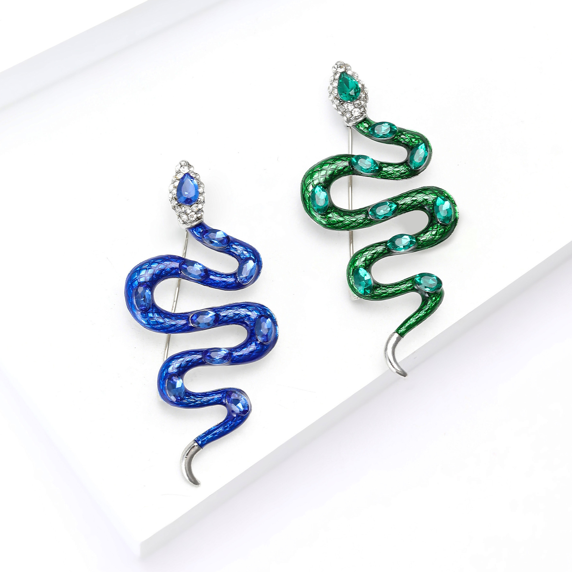 Green Enamel & Rhinestone - Embellished Snake Brooch With Teardrop - Shaped Gem Accents Bold Party Jewelry And Gift For Her High Quality And Stylish J