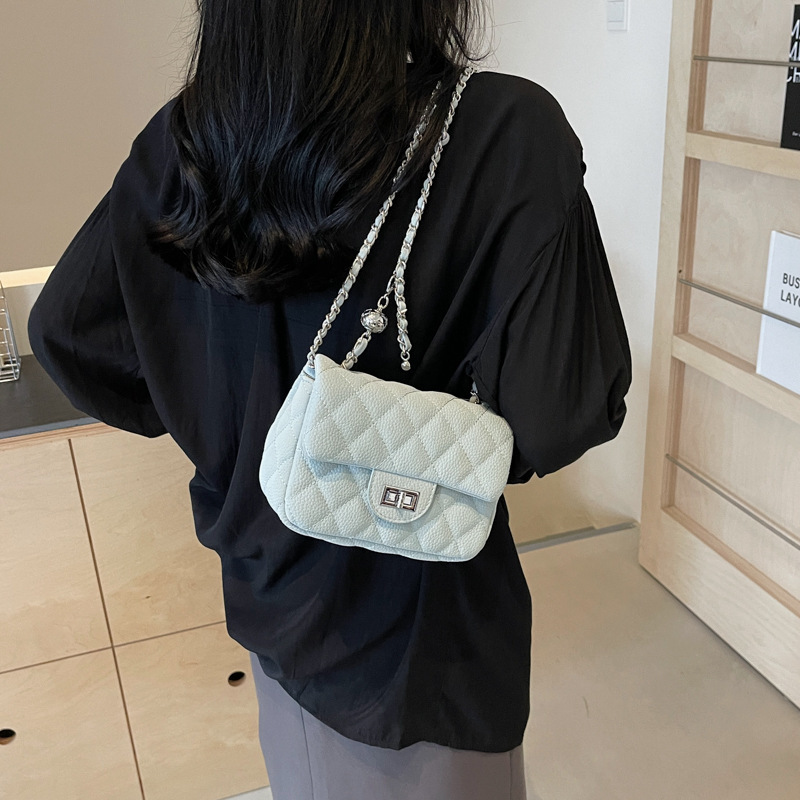 Premium sense underarm bag women's 2025 new niche design diamond chain bag popular single shoulder crossbody small square bag