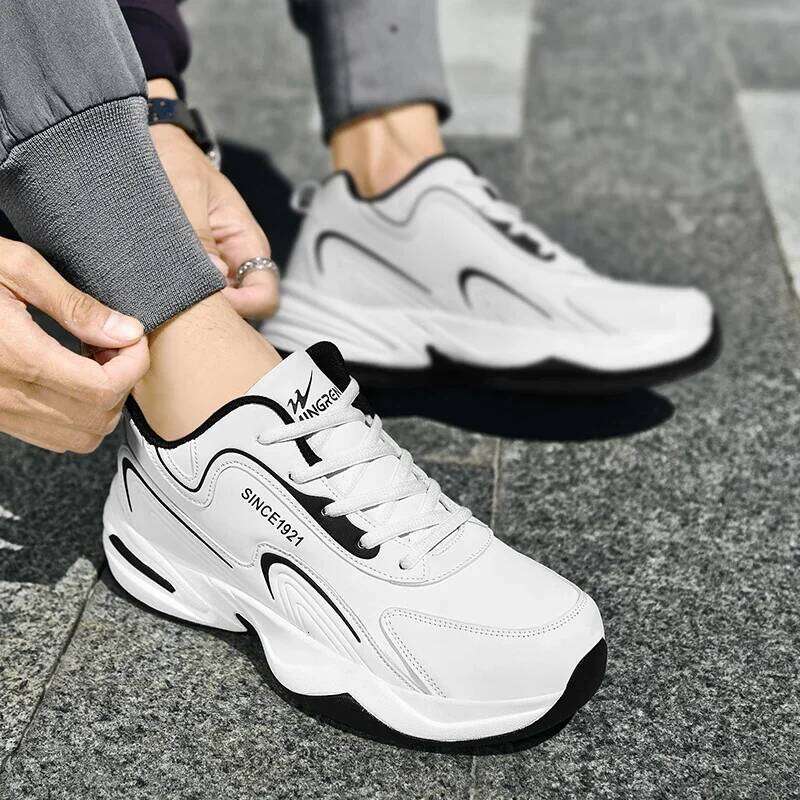 Men Sports Running Shoes Outdoor Walking Soft Casual Sneakers Fashion Designer Leather Sneaker Waterproof Men's Tennis Masculina