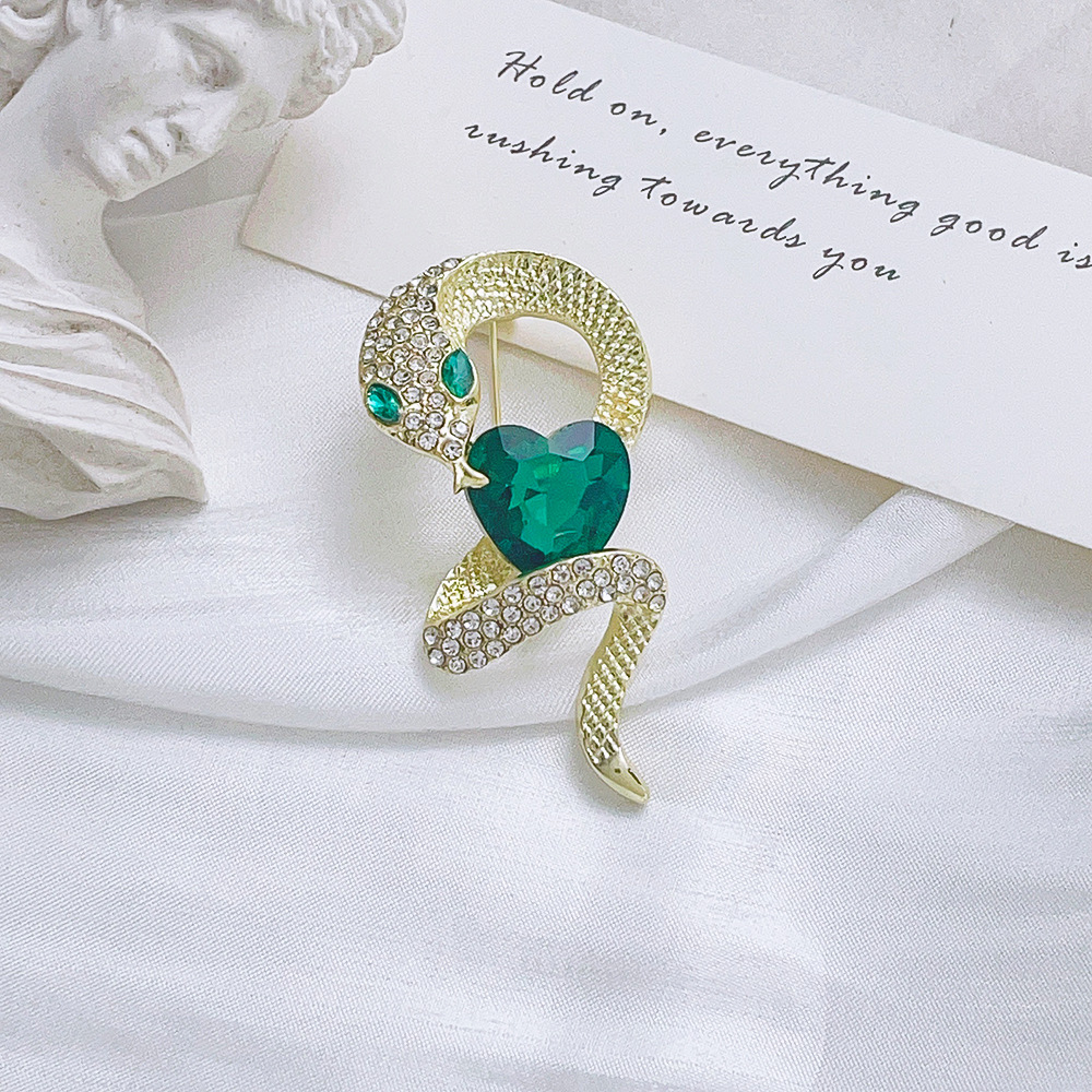 Silver Tone Textured Snake Brooch With Green Gemstone Eye Elegant Party Jewelry And Gift For Her High Quality And Stylish Jewelry