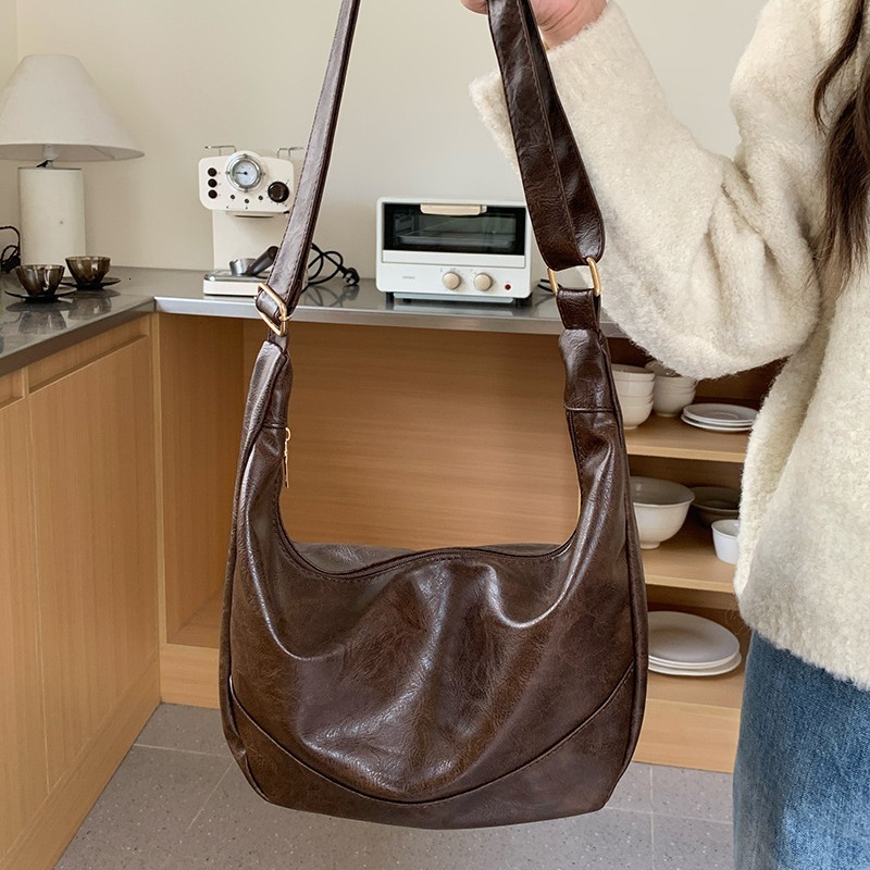 Designer Bag Large Capacity Dumpling Bag For Women 2025 Luxury Bag New Summer Shoulder Crossbody Bag For Students Class Commuting Pink Tote Bag Tote B