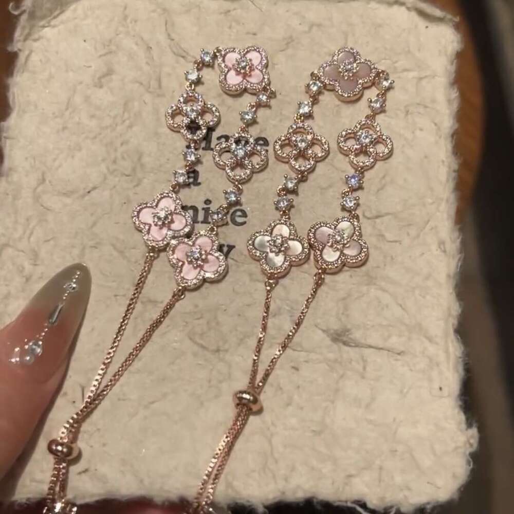 Zircon Rhombus Flower Pull-out Light High-end Bracelet Women's Fashion Versatile Hand Jewelry Design Sense Niche