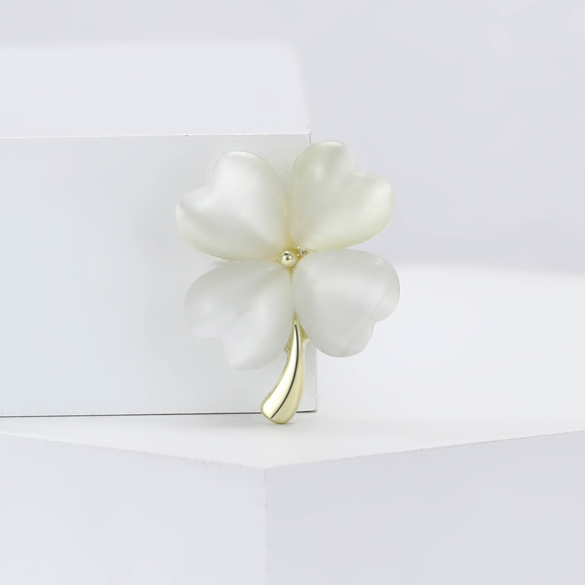 Gold Tone Four - Leaf Clover Brooch With Pearl - Like Petals Elegant Daily Jewelry And Gift For Her High Quality And Stylish Jewelry