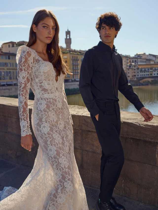 Illusion Lace Mermaid Wedding Dresses V Neck Long Sleeve Bridal GownsSee Through Backless Customized Bride Dress