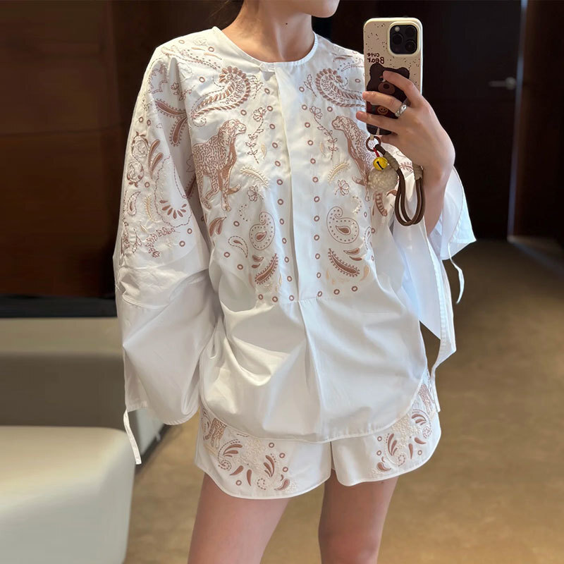 Women's Heavyweight Embroidered Cotton Two Piece Sets Luxury Fashion Runway Round Neck Shirts Elastic Waist Shorts Designer Matching Set S0769