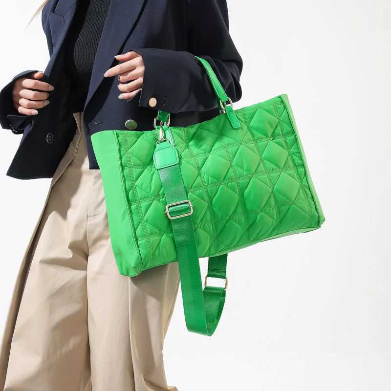 Green Padded Handbag Fi Quilted Shoulder Bags For Women 2023 Winter Space Cotton Shopper Bag Portable Large Capacity Tote Y250730