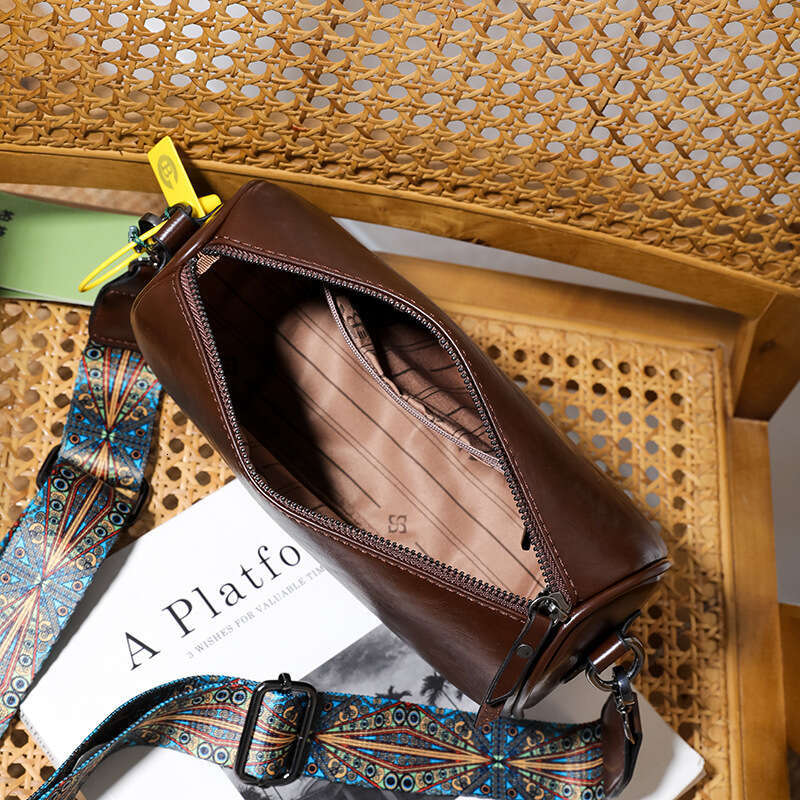 Wide Strap Design for Women 2022 New Oil Wax Soft Leather Texture Single Shoulder Underarm Versatile Crossbody Bag