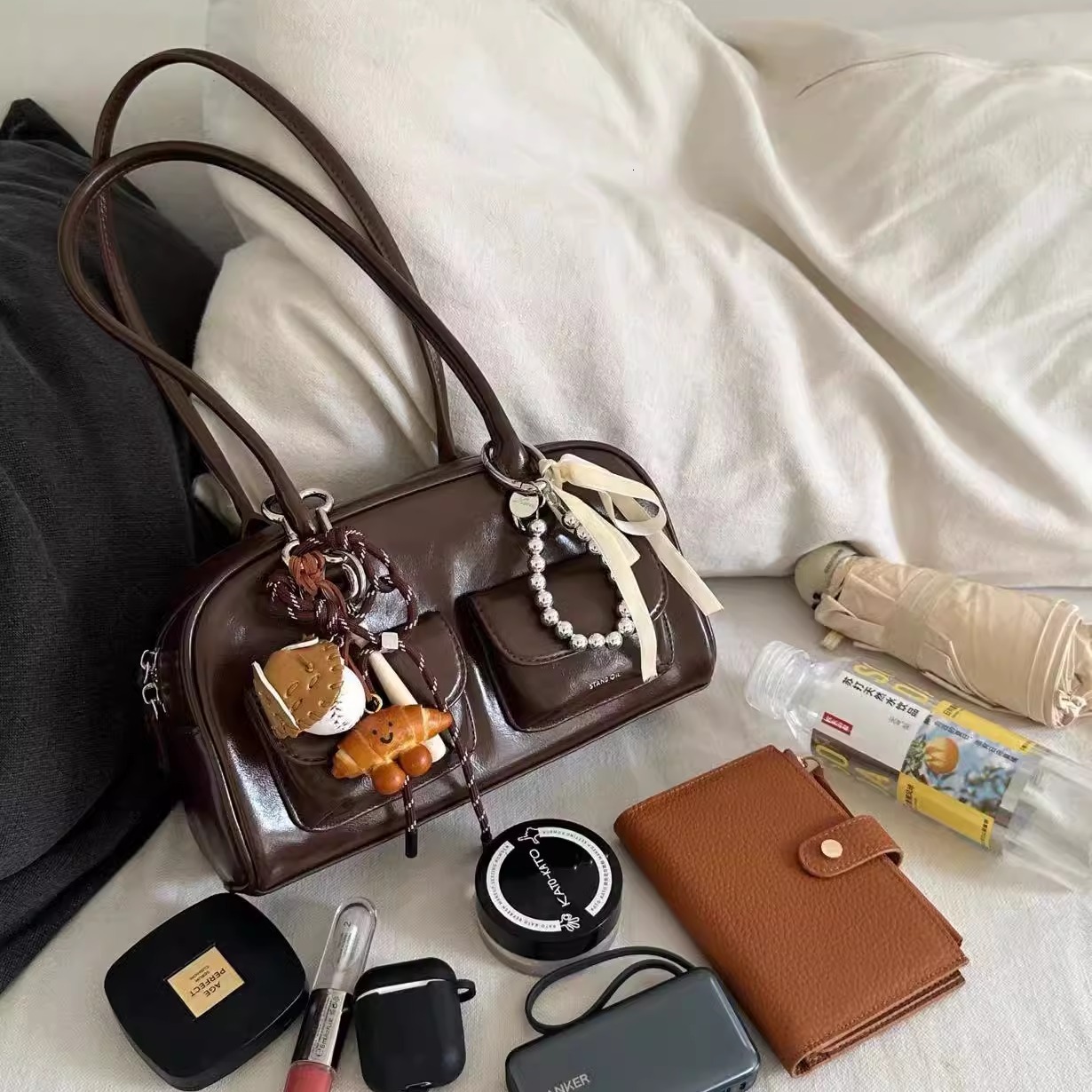 2025 designer's new Korean style large capacity retro bowling handbag shoulder bag