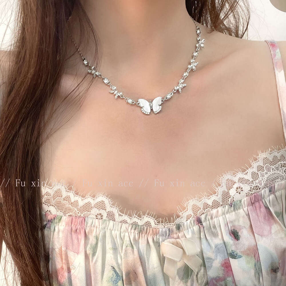 French Elegant Dia-Encrusted Butterfly Necklace High-End Clavicle Chain Accessory Simple Light Niche Design Choker 589