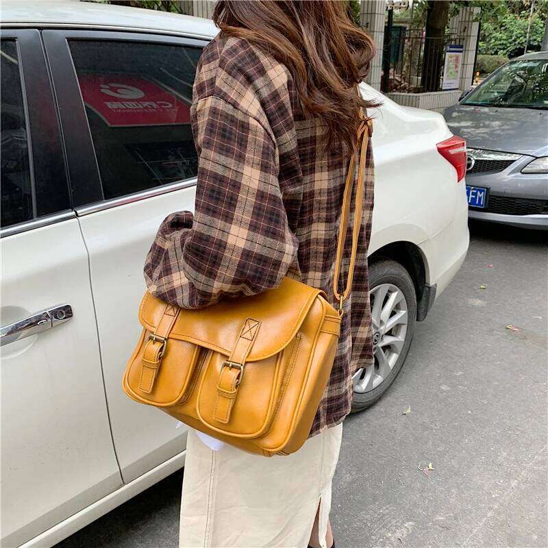Vintage women Messenger Large capacity oil wax leather female shoulder ladies crossbody bag Casual big handbag yellow OLOEY