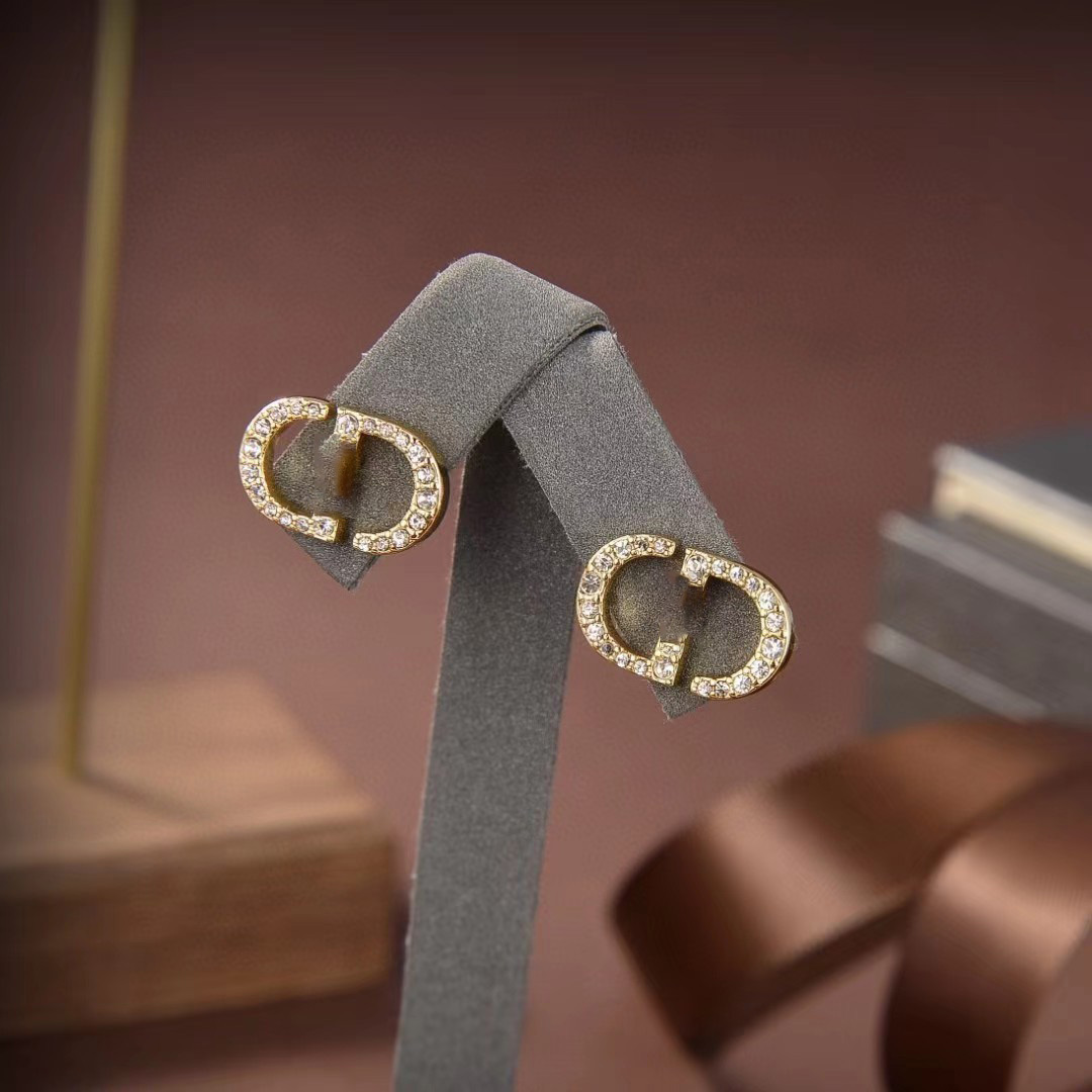 Dia golden letter Lady designer earrings Stainless Steel Classic fashion All match Designer jewelry for wedding party High Quality 2025