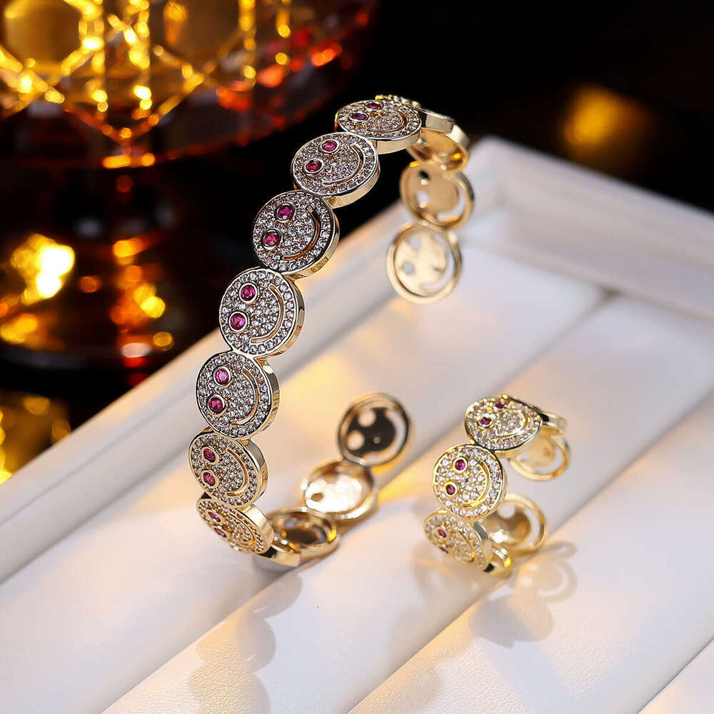 Hot-Selling Smile Fashion Classic Creative Trendy High-End Dia-Studded Bracelet Jewelry