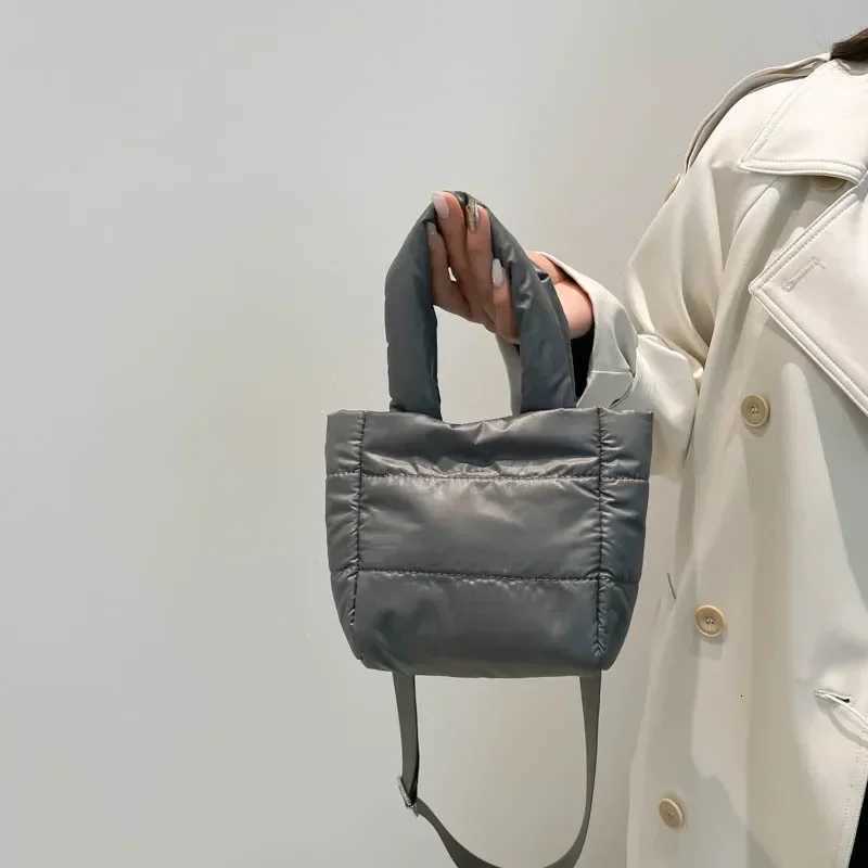 Handbag Fem Bag New Tide Shoulder Bag Fall and Winter Cotton Bag Hundred Tote Bags Padded Plaid Fi Quilted Handbags Y250730
